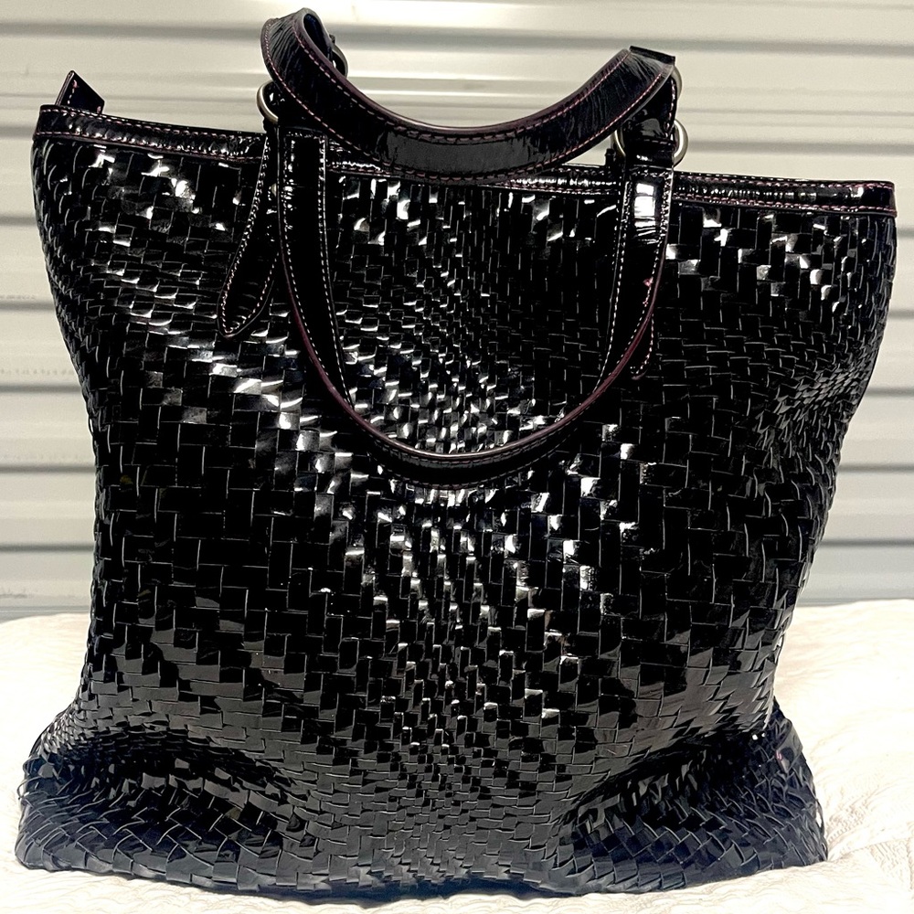COLE HAAN GENEVIEVE OPEN WEAVE LARGE LEATHER TOTE | color | BLACK CRANBERRY